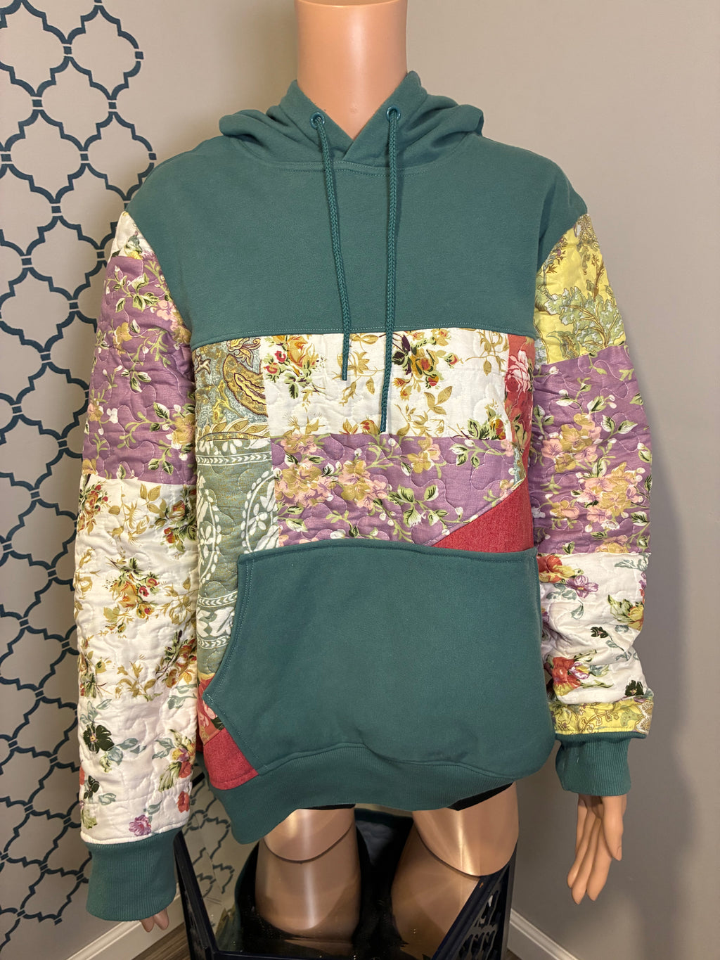 Grandma’s Garden Sweatshirt (M)