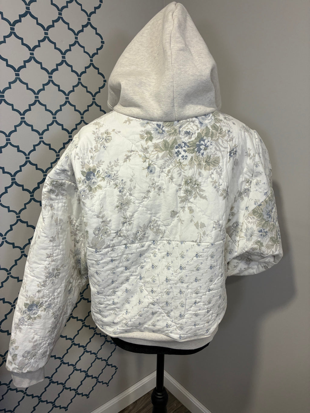 Quilted Cream Sweatshirt (M) (SOLD)