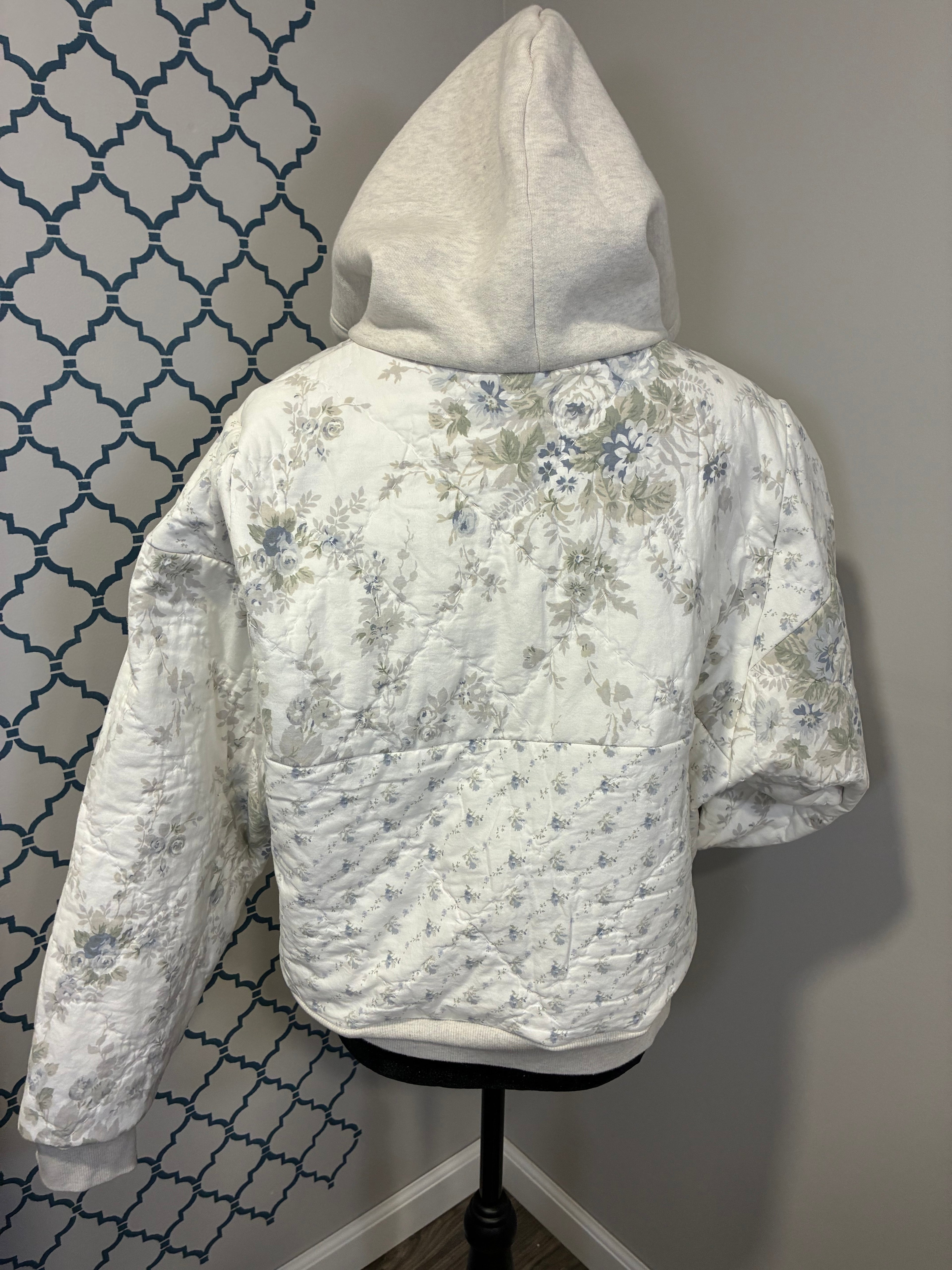 Quilted Cream Sweatshirt (M) (SOLD)