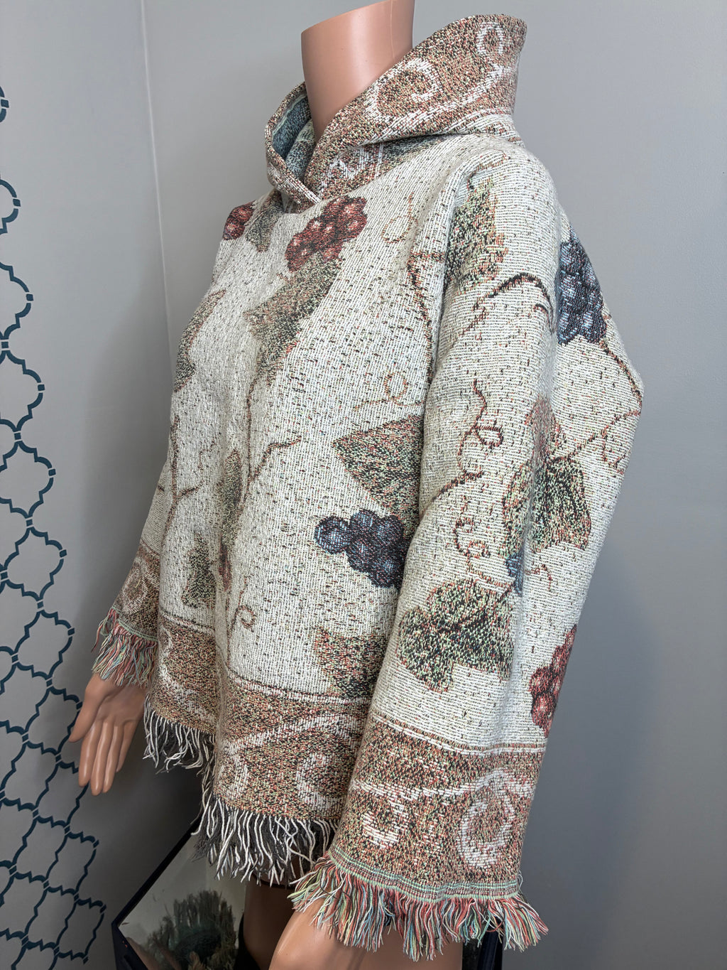 Grape Vine Hooded Pullover Sweater (M)