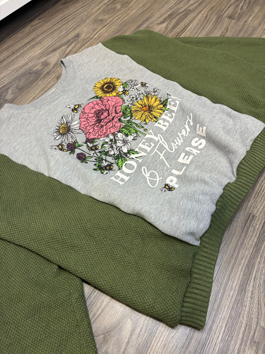 Honey Bees Sweater (XL) (SOLD)