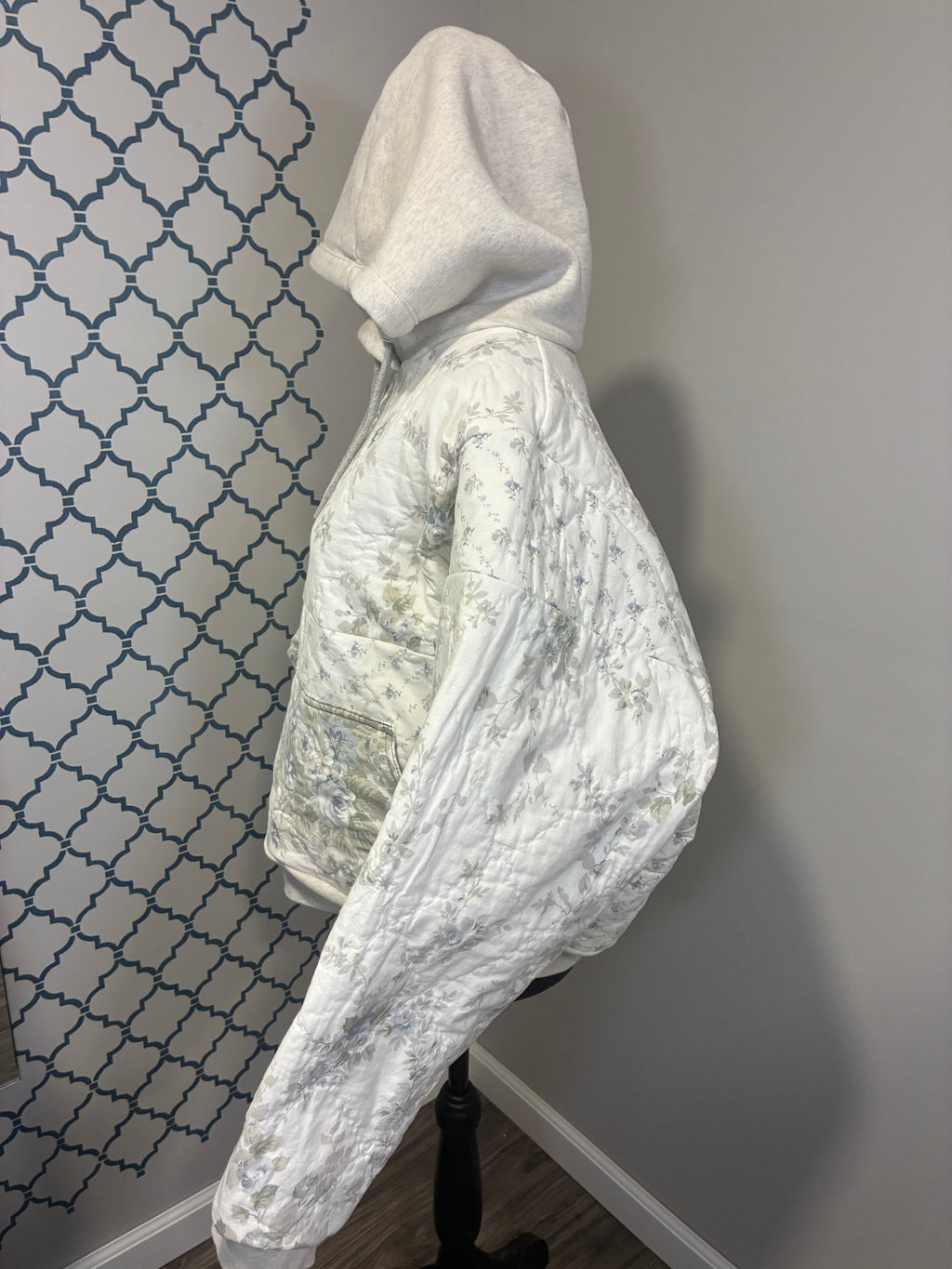 Quilted Cream Sweatshirt (M) (SOLD)