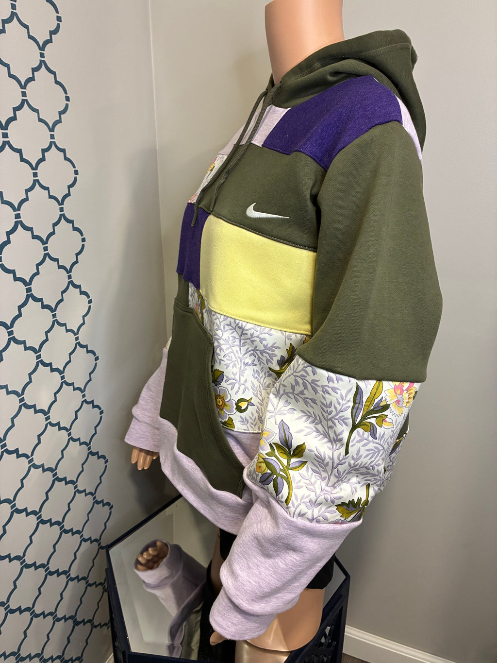 Violet Daydream Hoodie (M)
