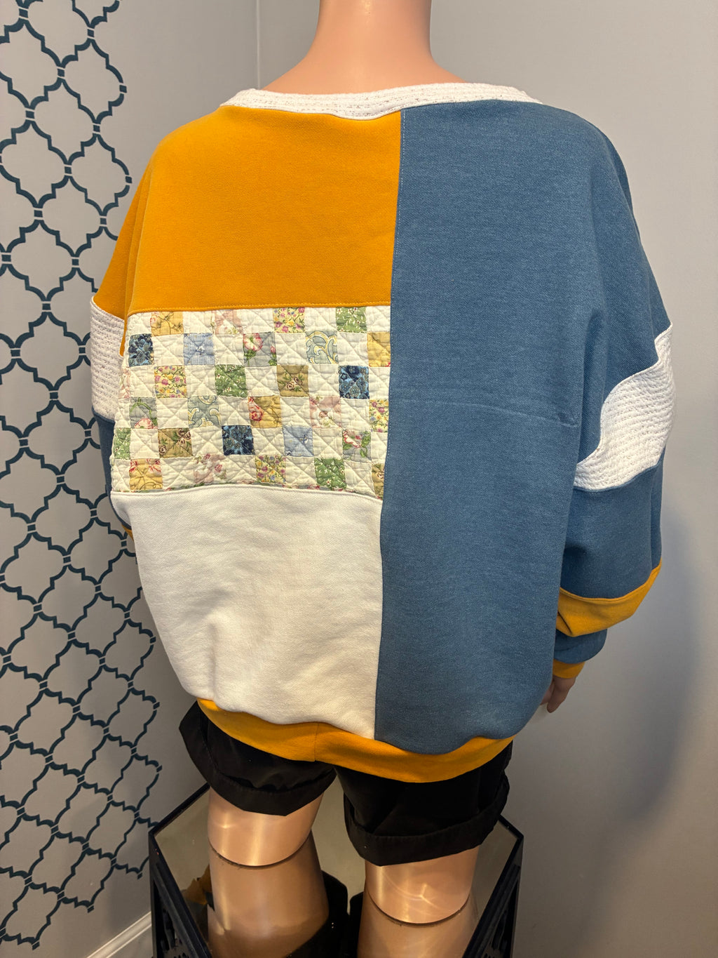 Quilt Block Crewneck (M)