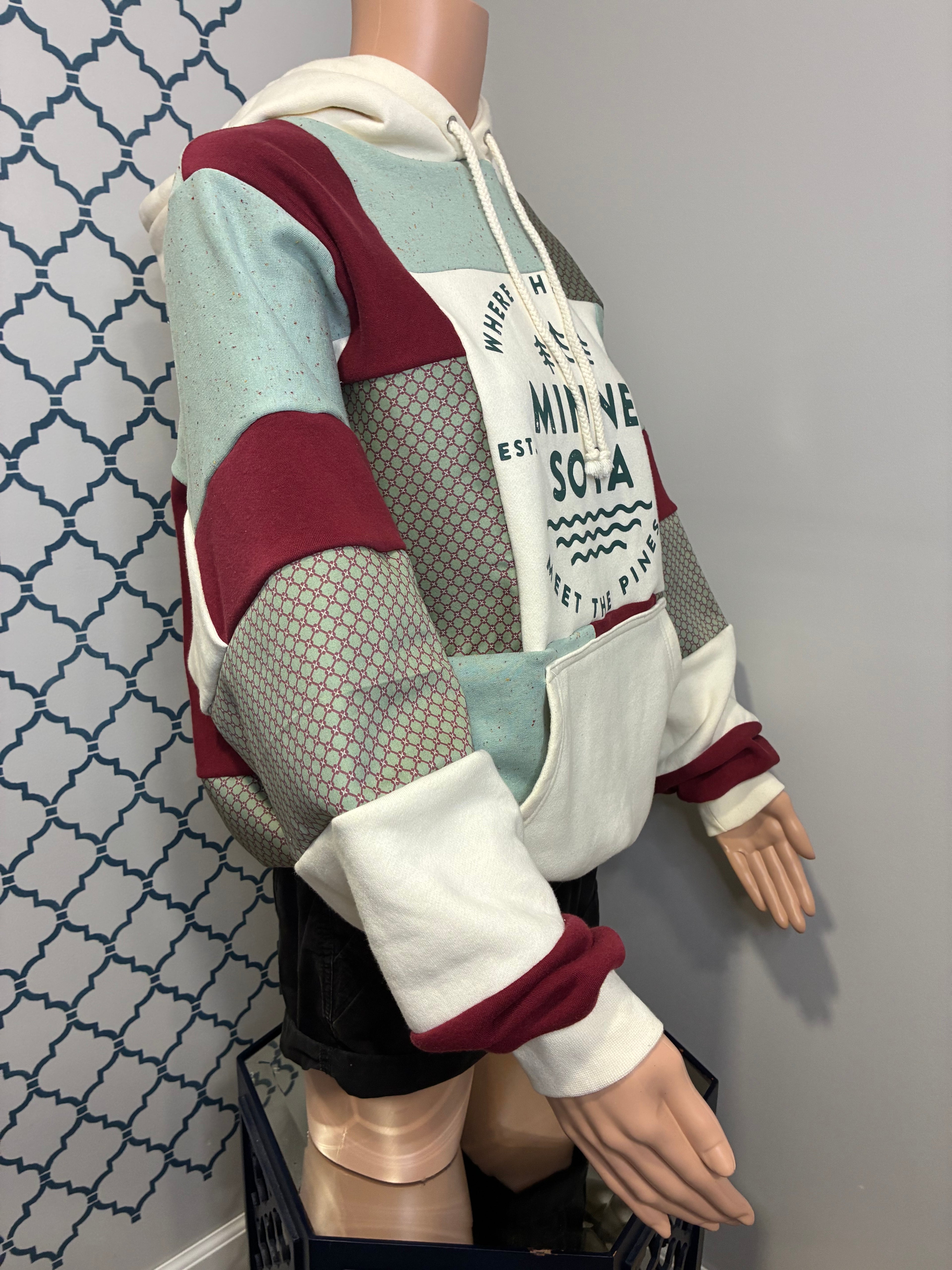 Minnesota Winter Ice Hoodie (L)