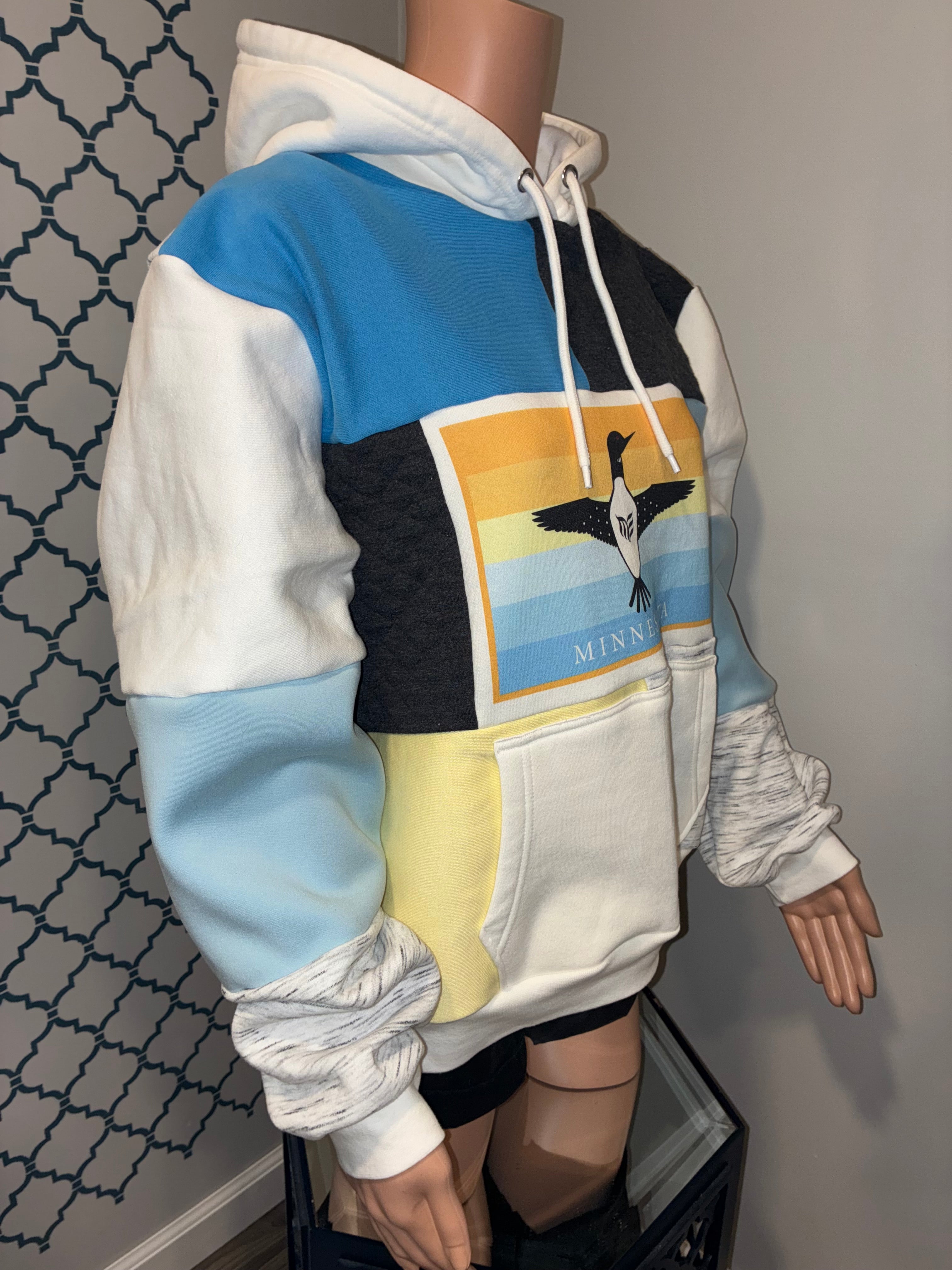 Lakes So Blue Hoodie (L)