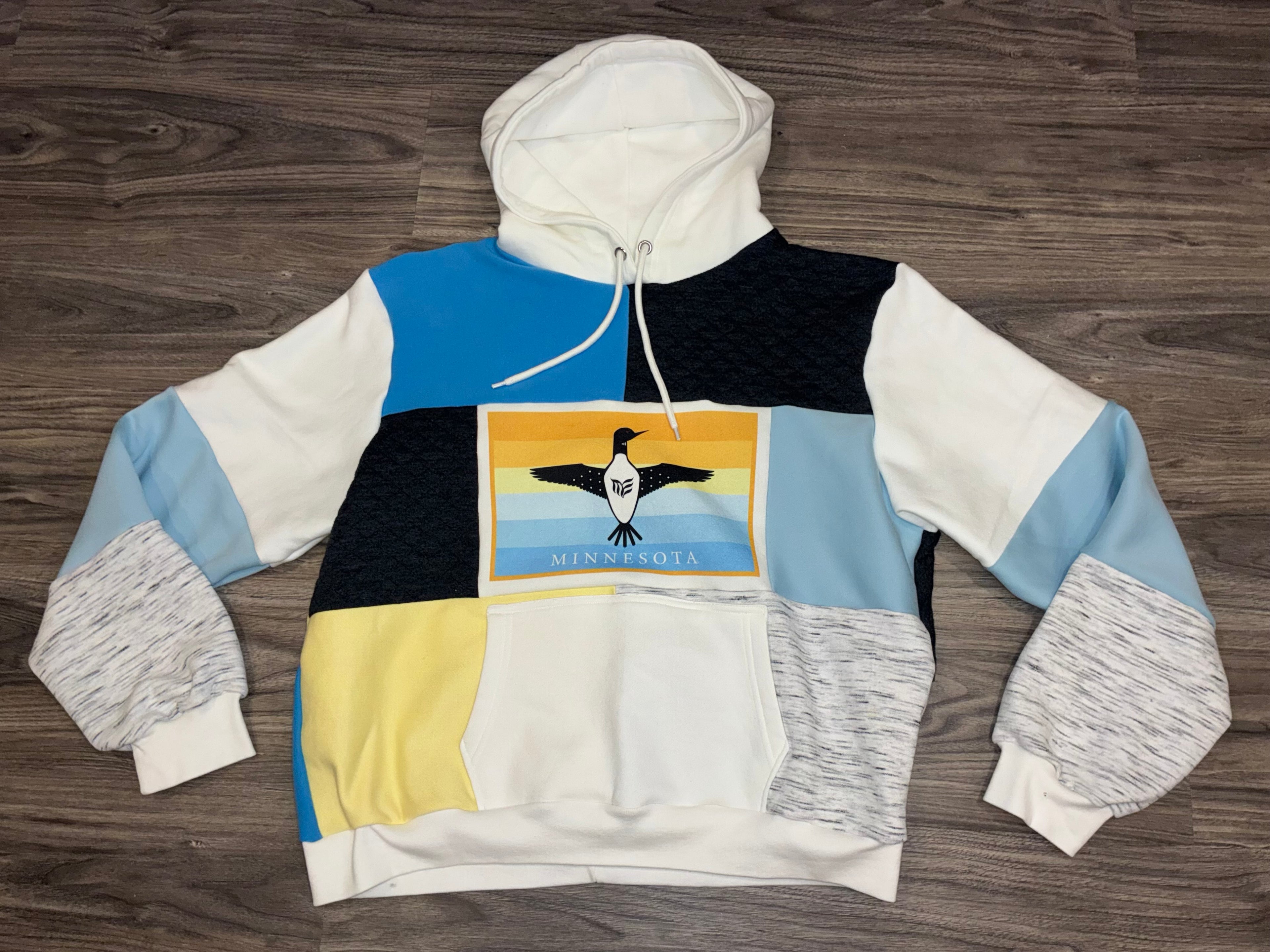 Lakes So Blue Hoodie (L)