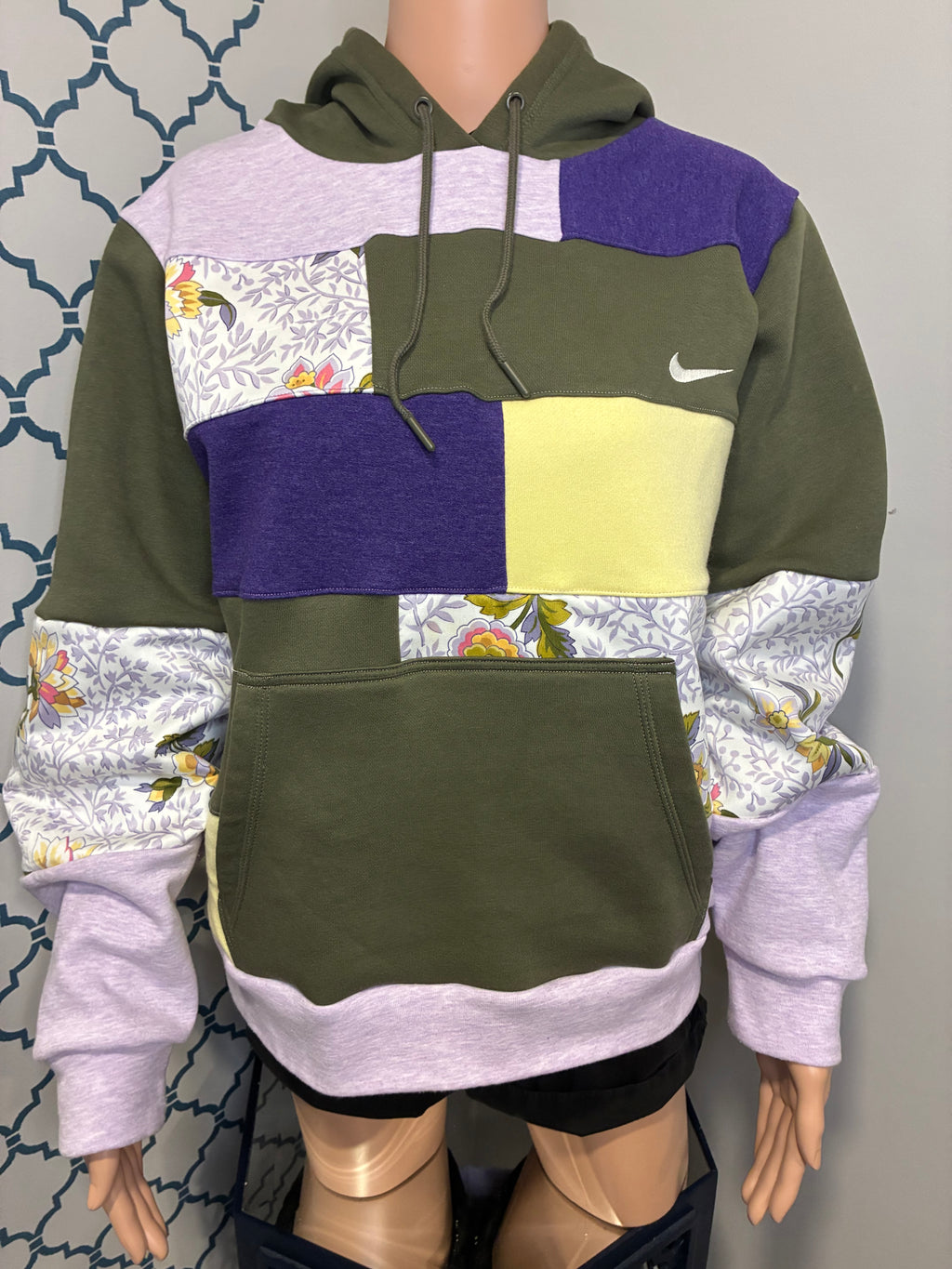 Violet Daydream Hoodie (M)