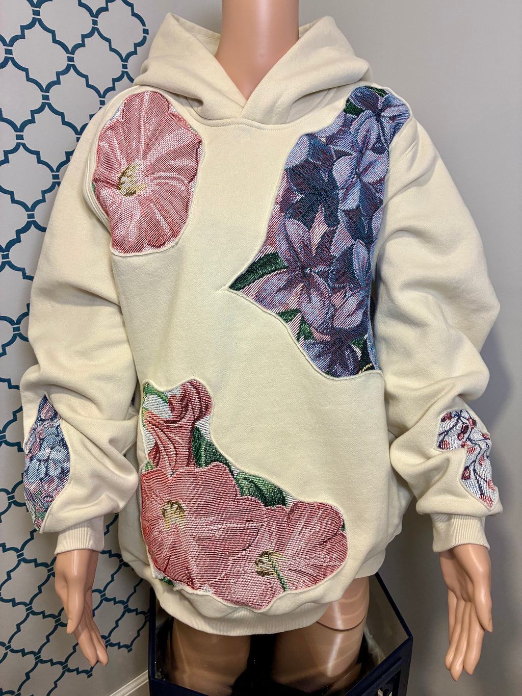Bloom-blanket Sweatshirt (XL) (SOLD)