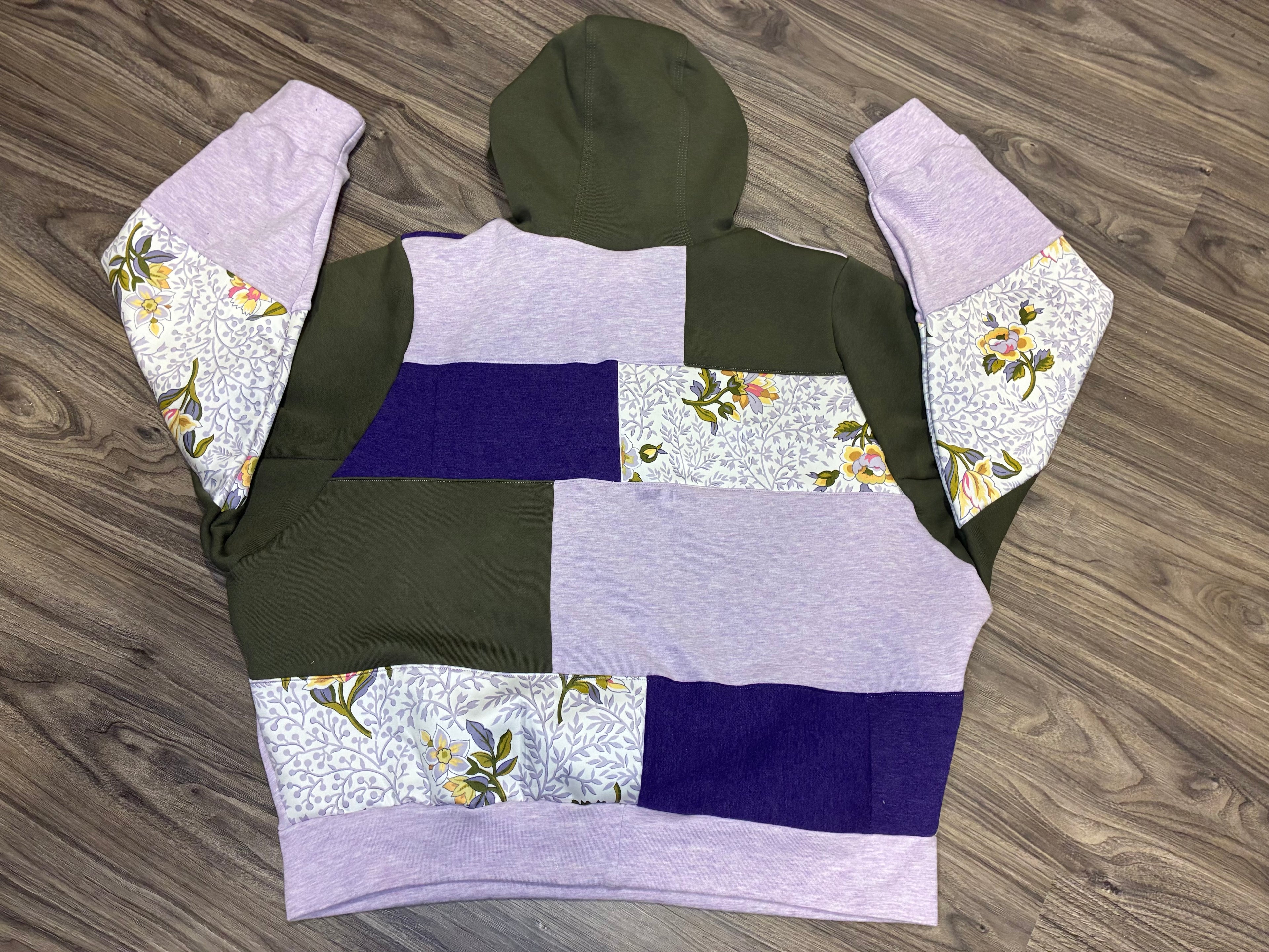 Violet Daydream Hoodie (M)
