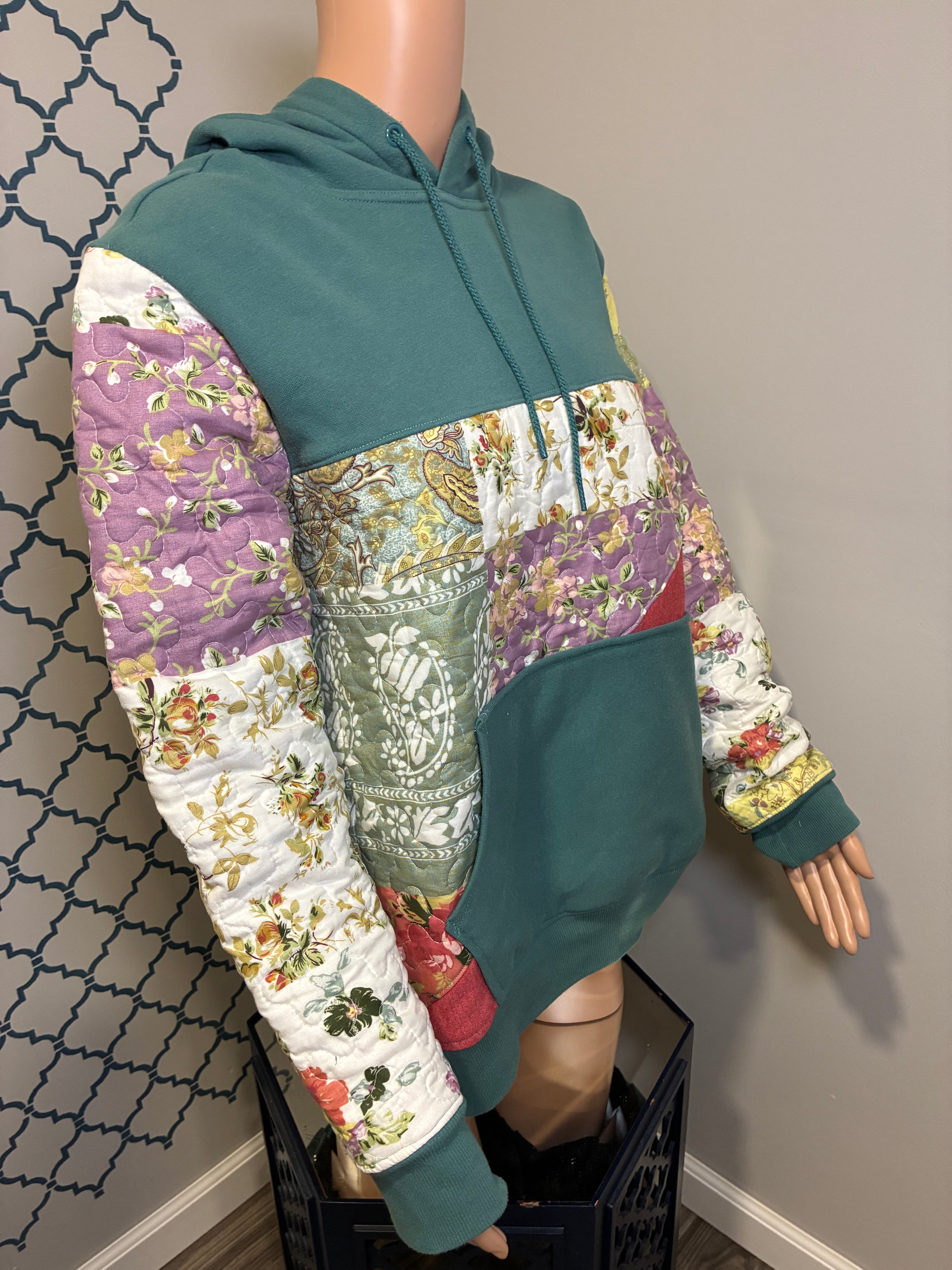 Grandma’s Garden Sweatshirt (M)