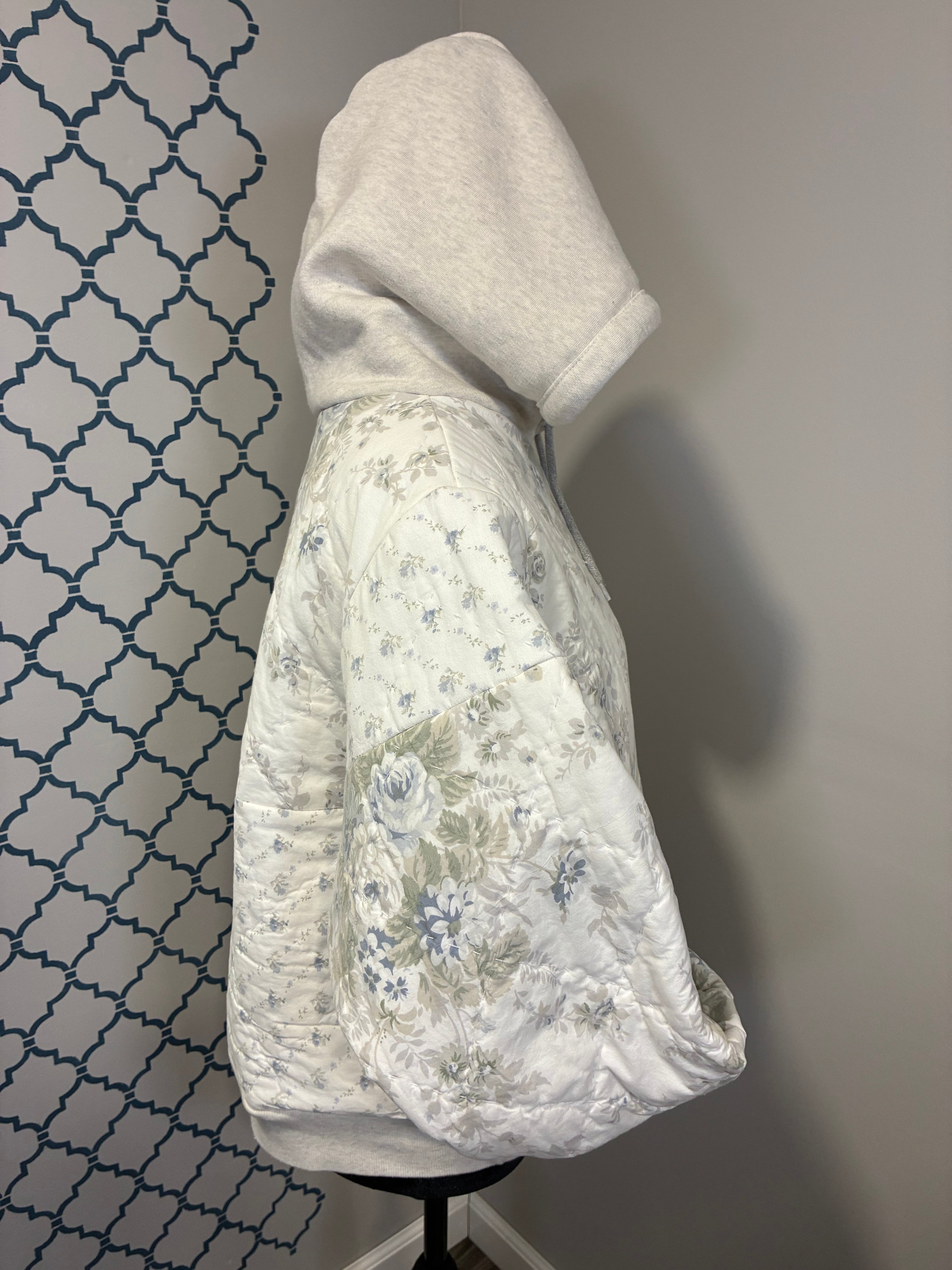 Quilted Cream Sweatshirt (M) (SOLD)