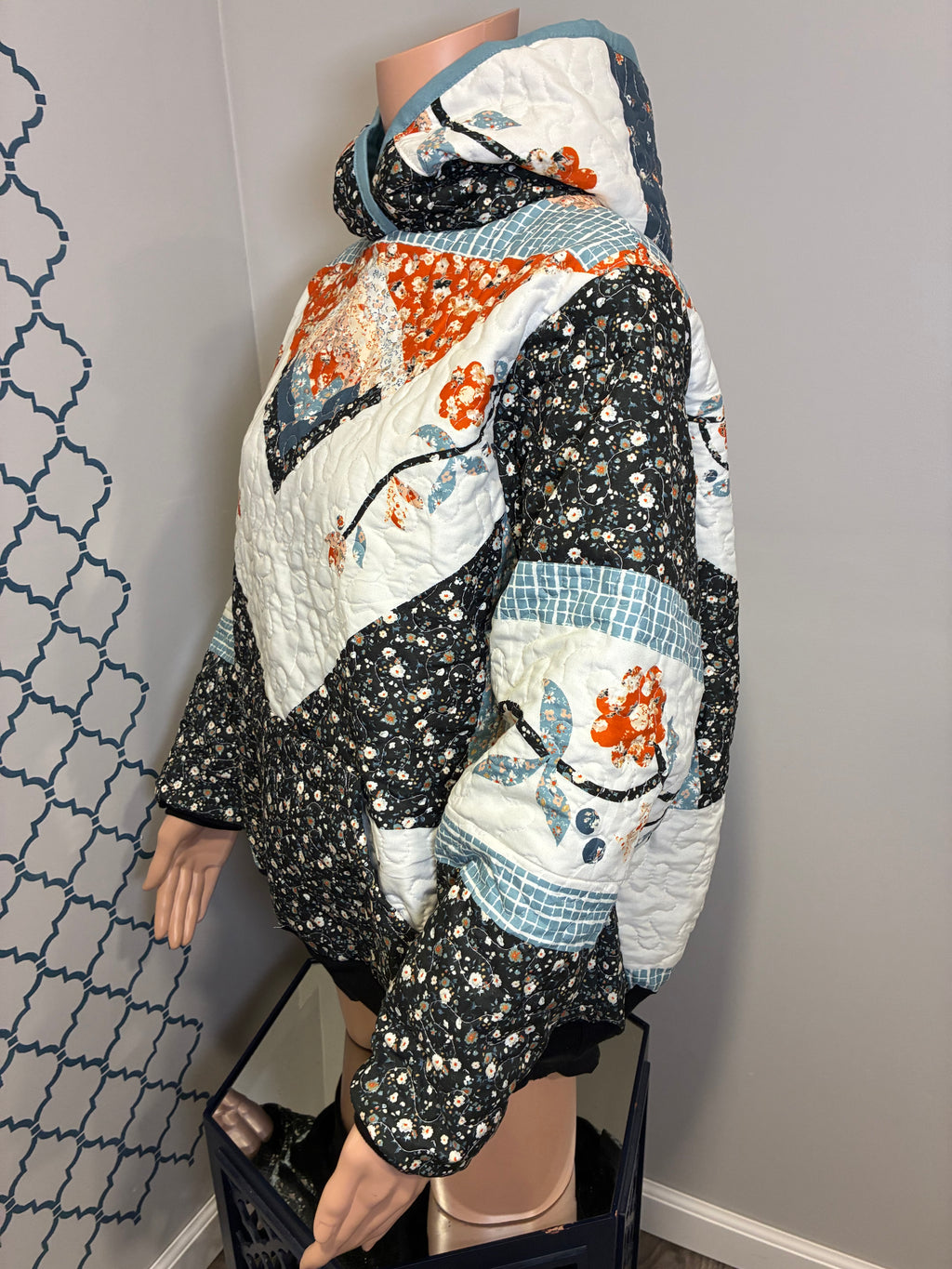 Quilted Comfort Front Pocket Sweatshirt (L) (SOLD)