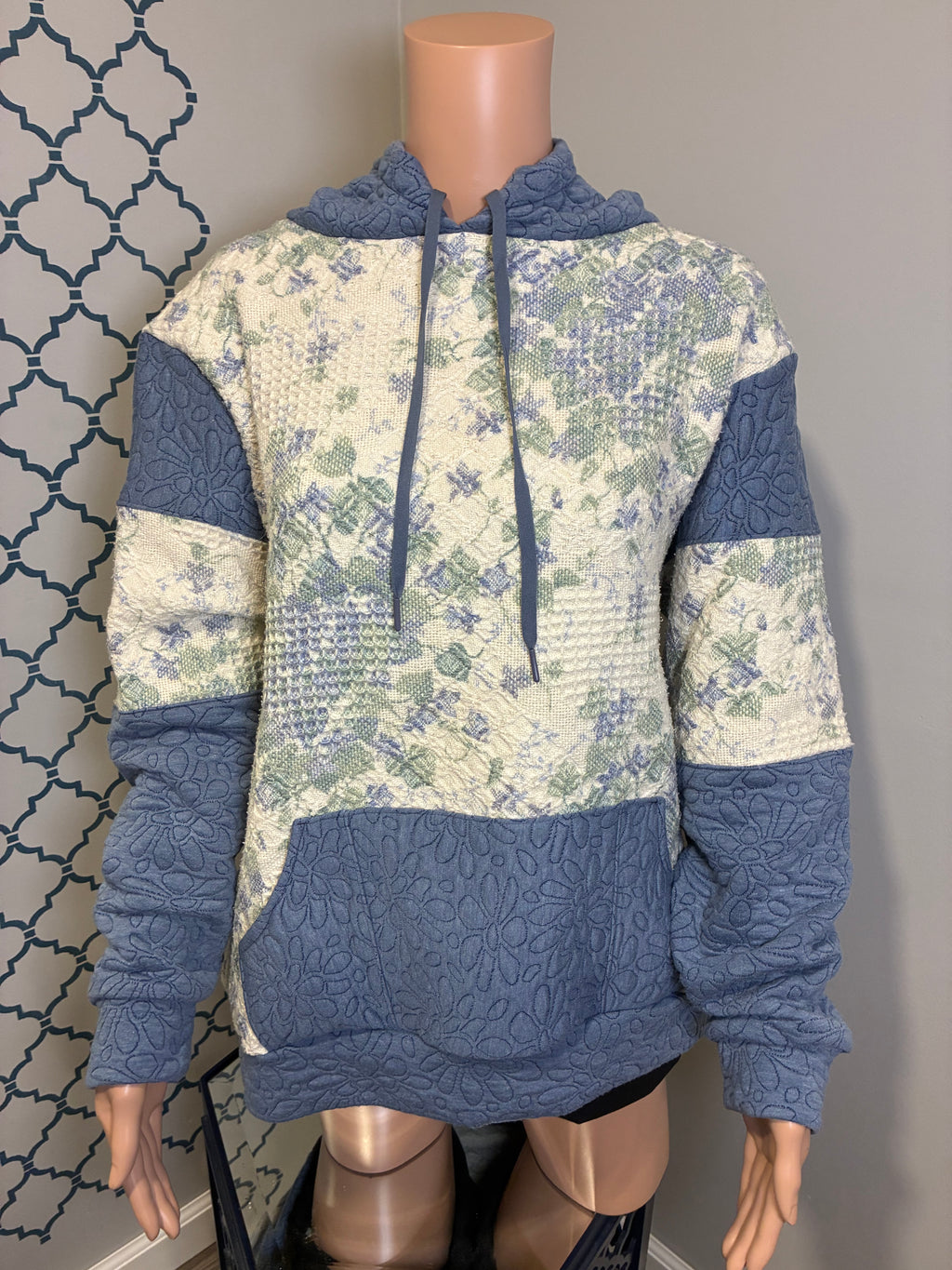 Blue blanket Sweatshirt (M)