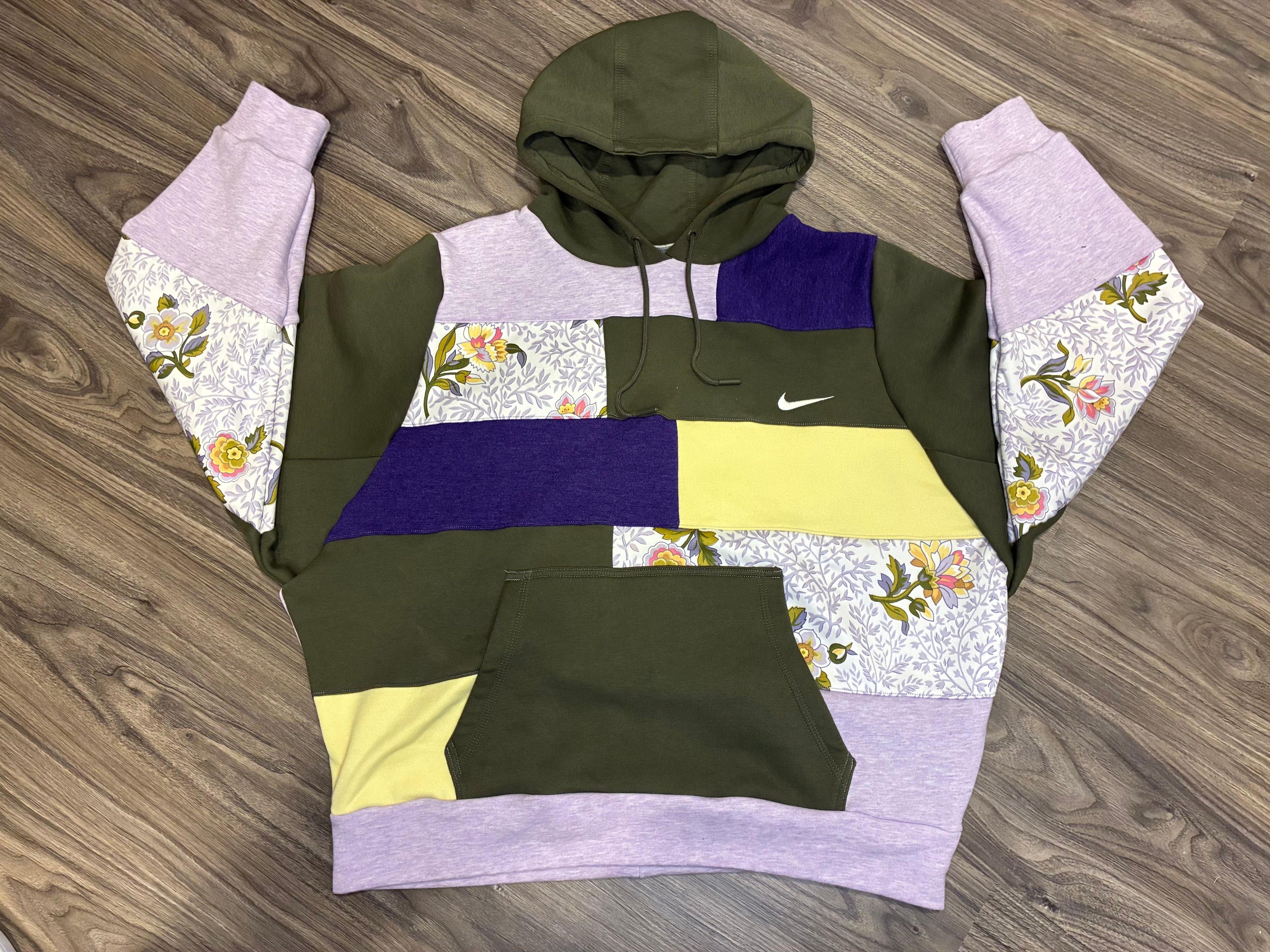 Violet Daydream Hoodie (M)