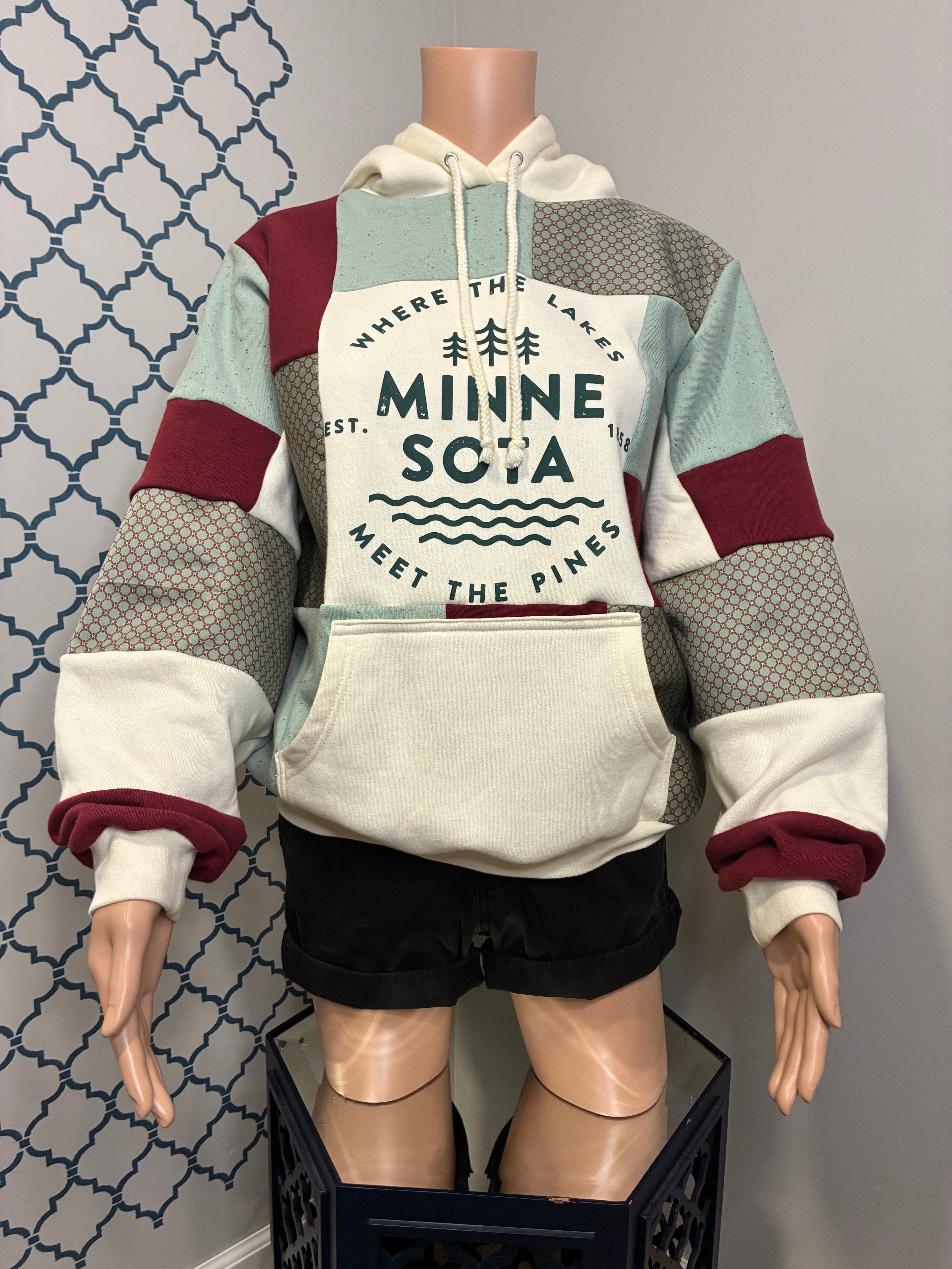Minnesota Winter Ice Hoodie (L)