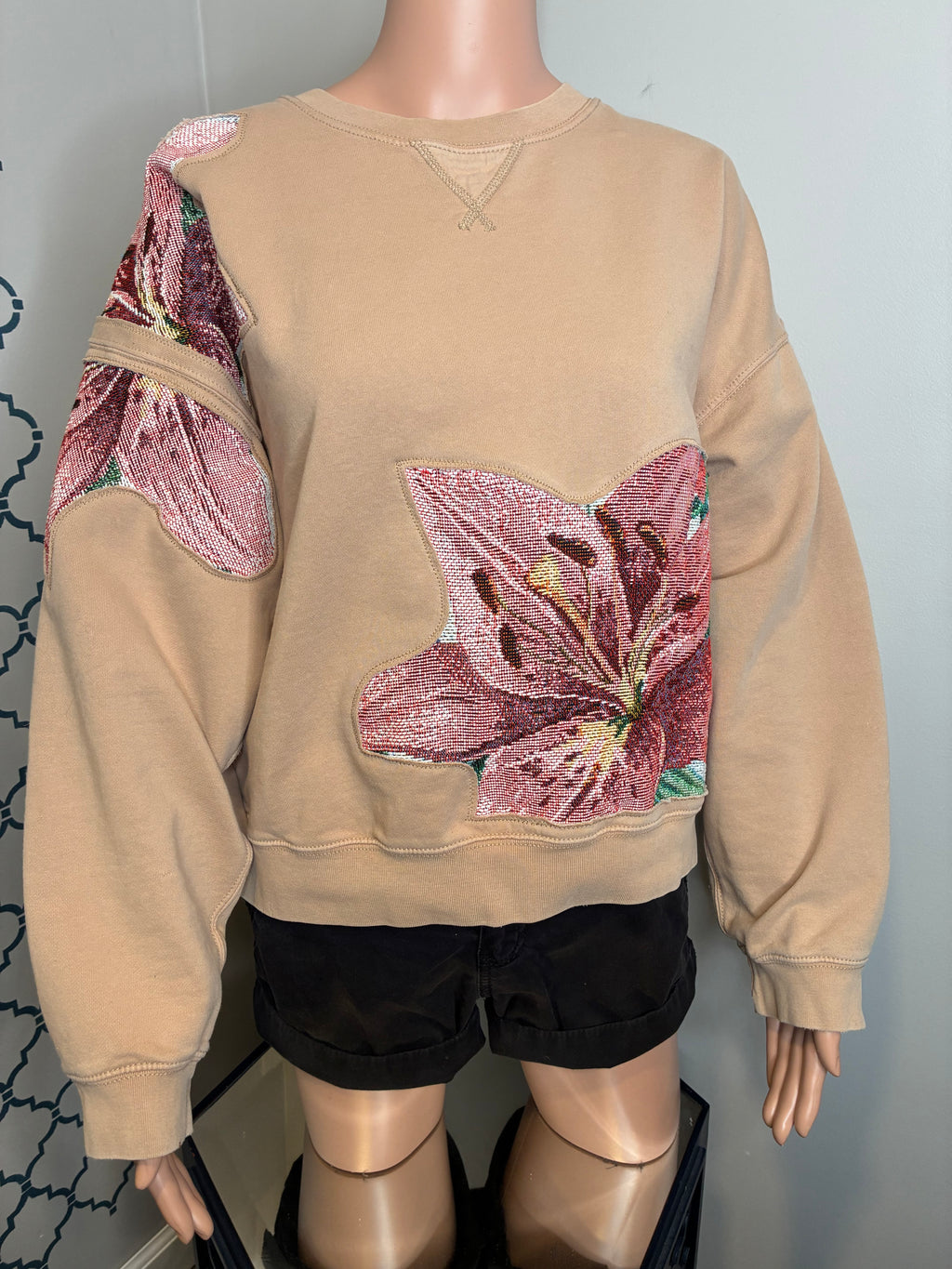 Hummingbird Blanket Crewneck (M)