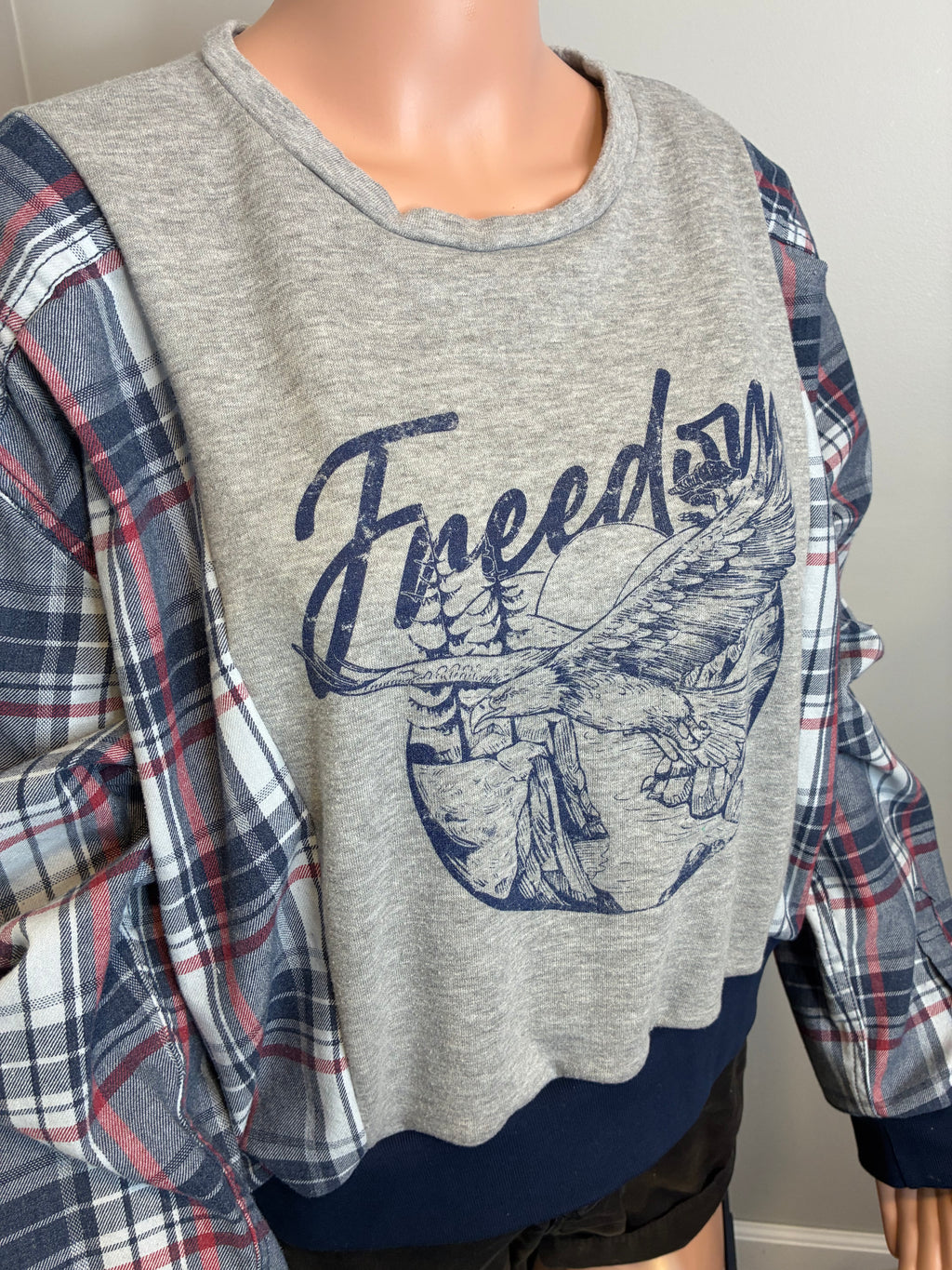 Freedom Cropped Crewneck (M)