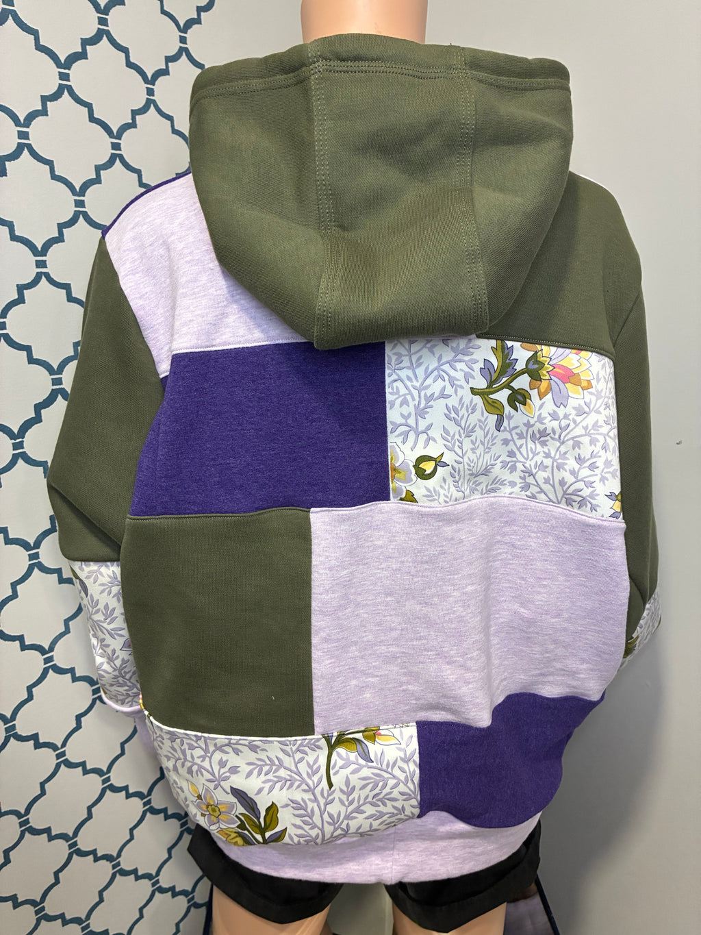 Violet Daydream Hoodie (M)