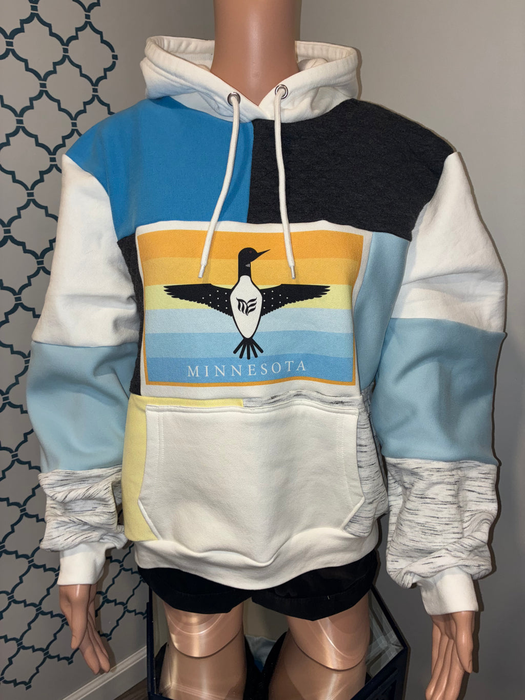 Lakes So Blue Hoodie (L)