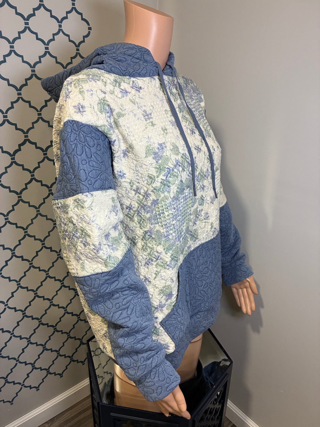 Blue blanket Sweatshirt (M)