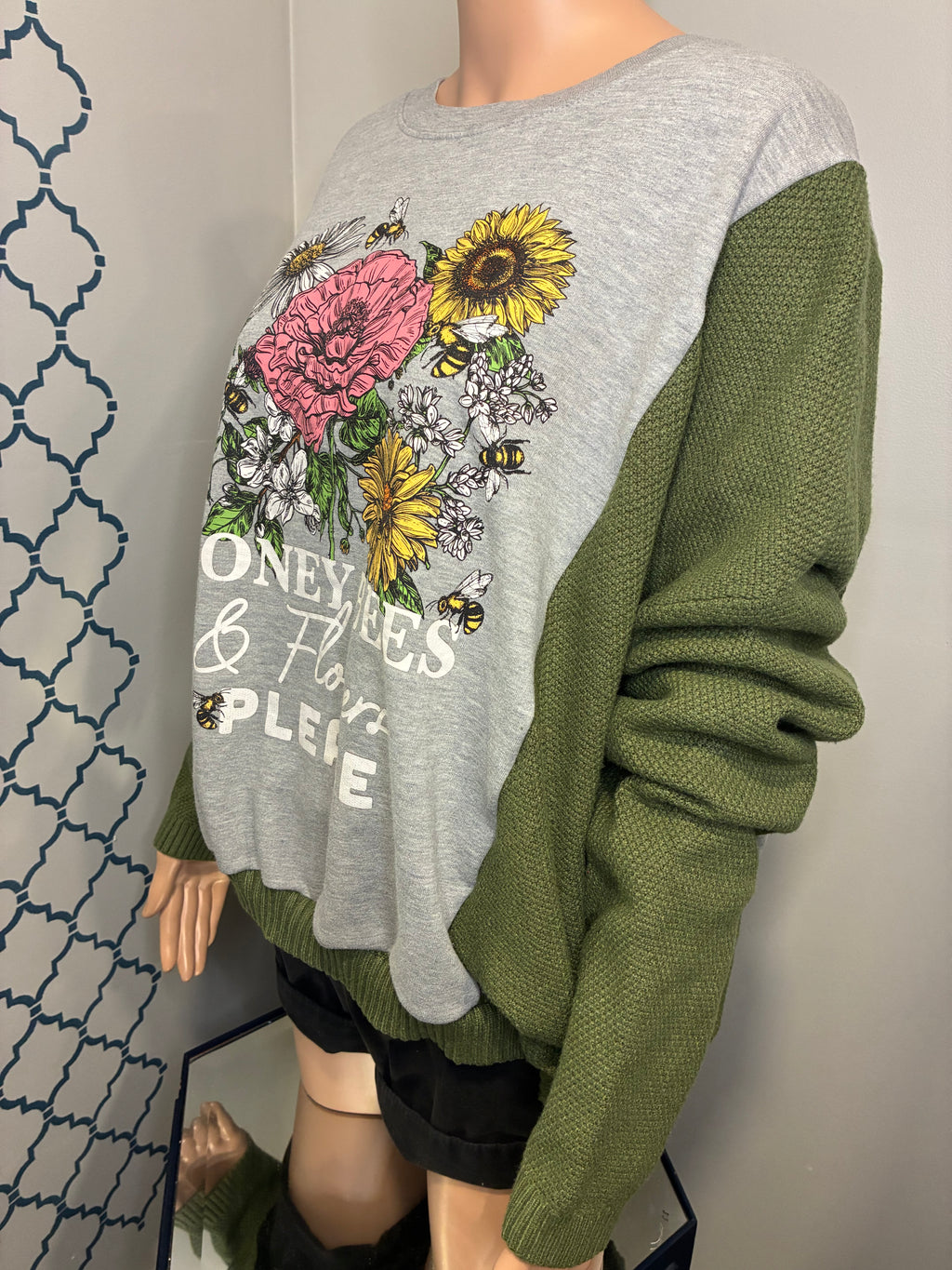 Honey Bees Sweater (XL) (SOLD)