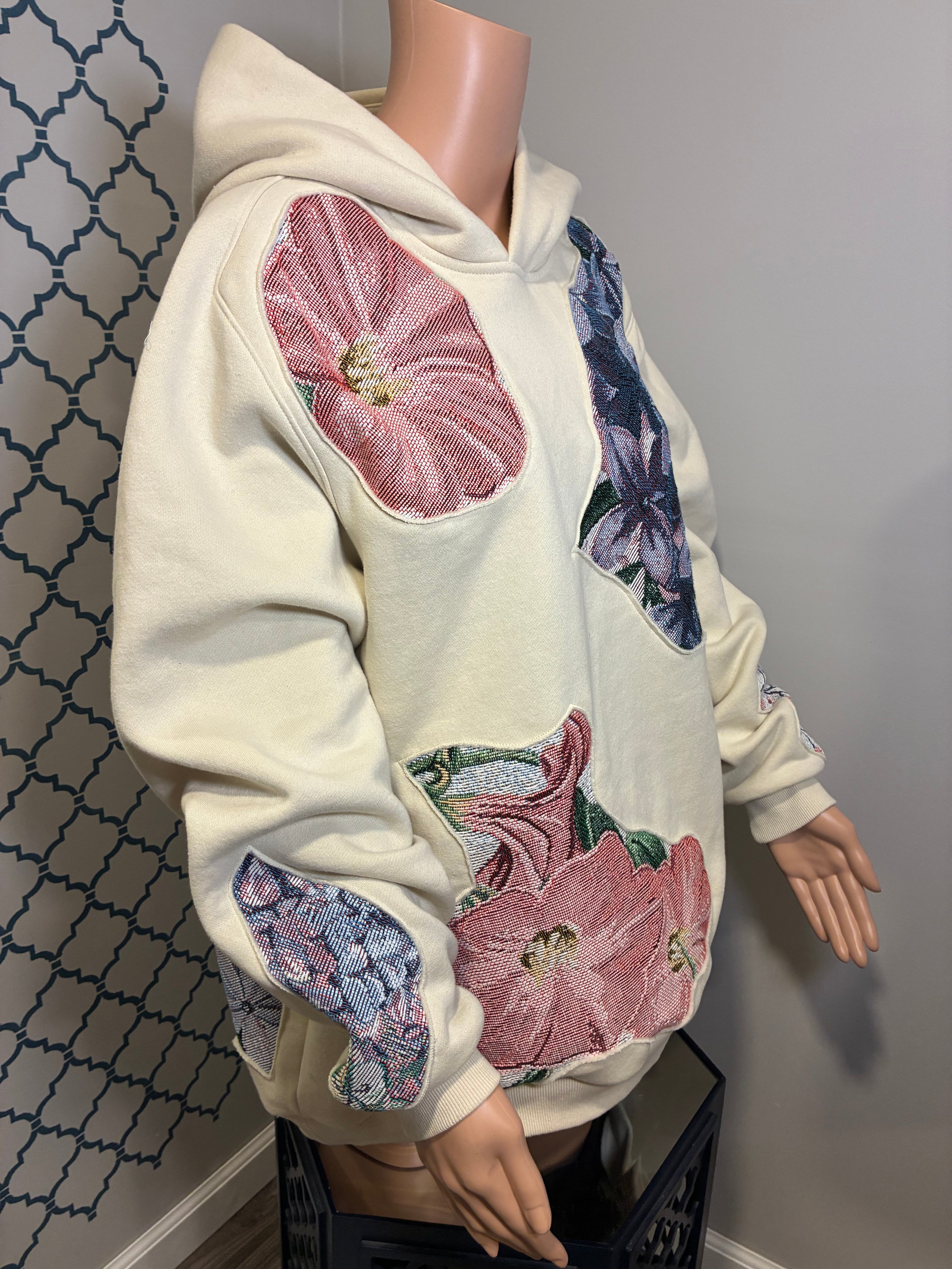 Bloom-blanket Sweatshirt (XL) (SOLD)